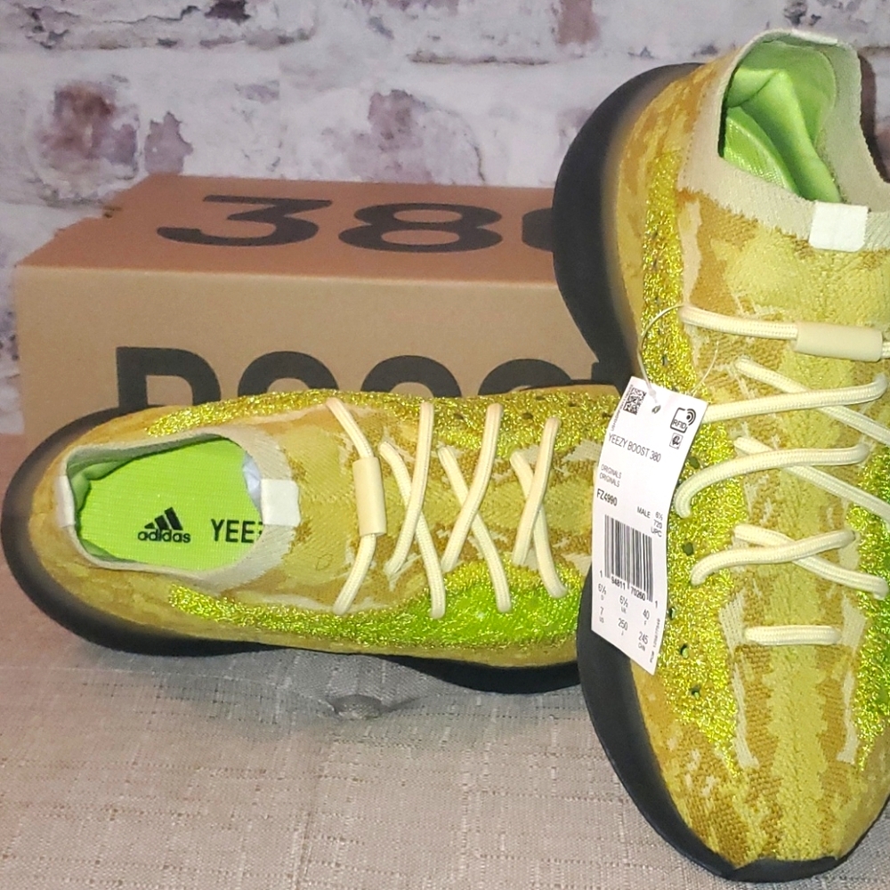 YEEZY BOOST 380 - Picture 4 of 5